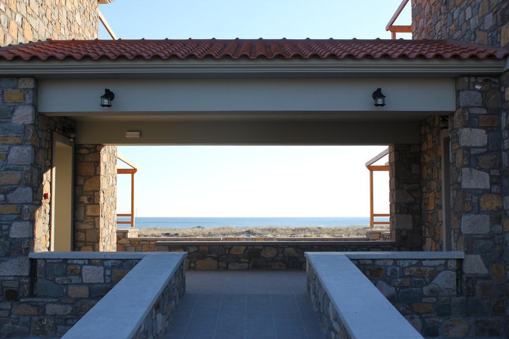 Evgatis Beach Luxury Apts Thanos Bagian luar foto